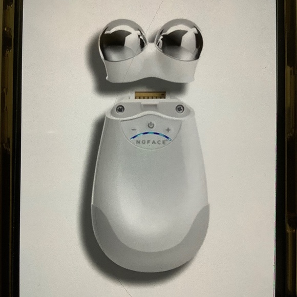 Nuface pro trinity device - Picture 3 of 4